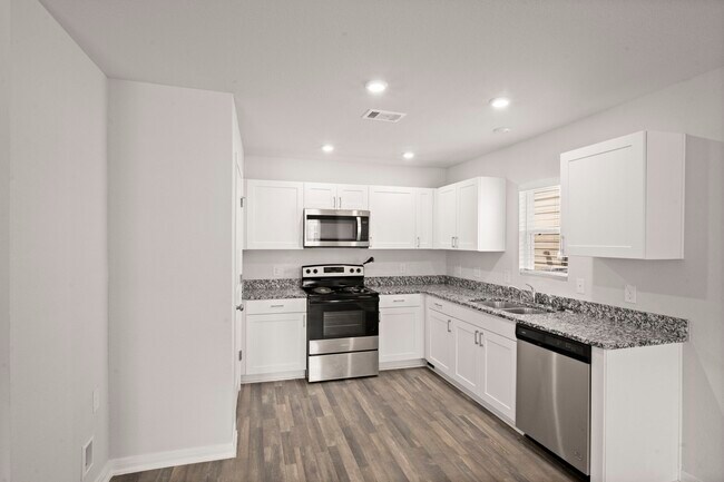 Building Photo - 15555 Taylorcrest Dr