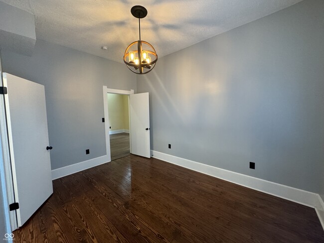 Building Photo - 449 Yandes St