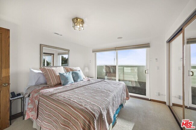 Building Photo - 1005 Ocean Dr