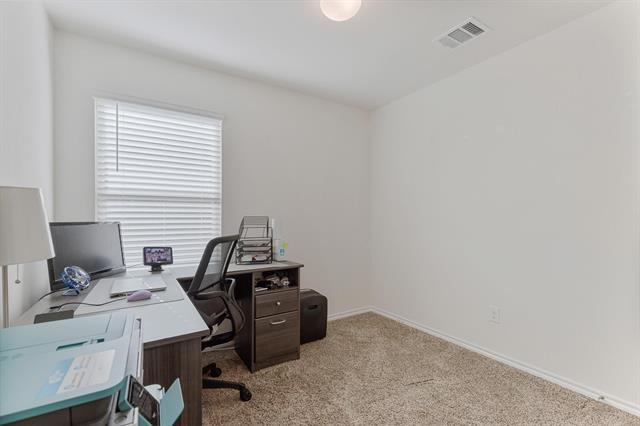 Building Photo - 936 English Dr