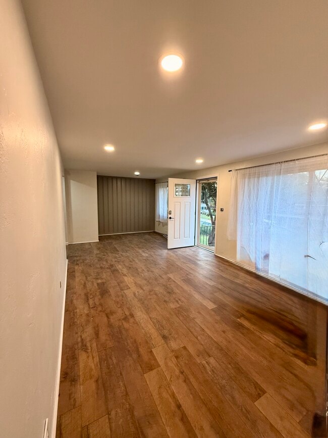 Building Photo - 6514 Ventura Dr
