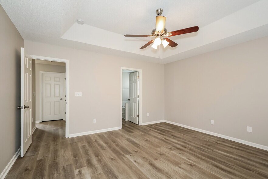 Building Photo - 7411 Claiborne Woods Rd