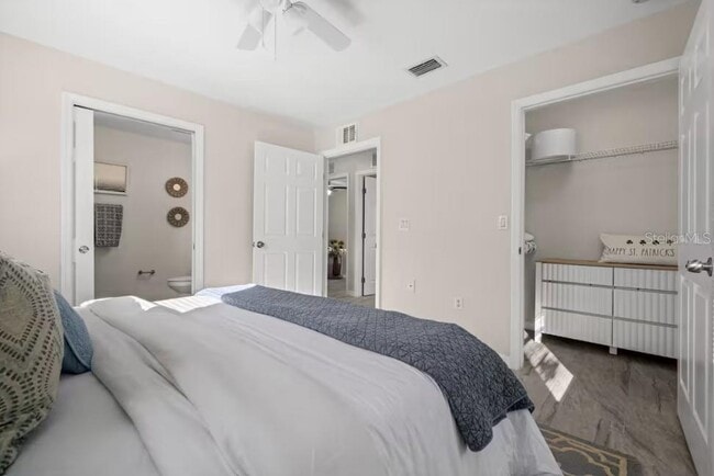 Building Photo - 2715 Lee St