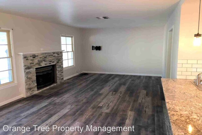 Building Photo - 3 br, 2 bath House - 1326 Clock Ave.