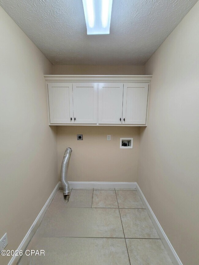 Building Photo - 103 Parkview Ln