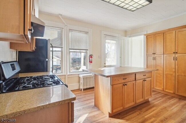 Building Photo - 22 Kent Pl Blvd