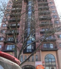 Building Photo - 132-39 Pople Ave