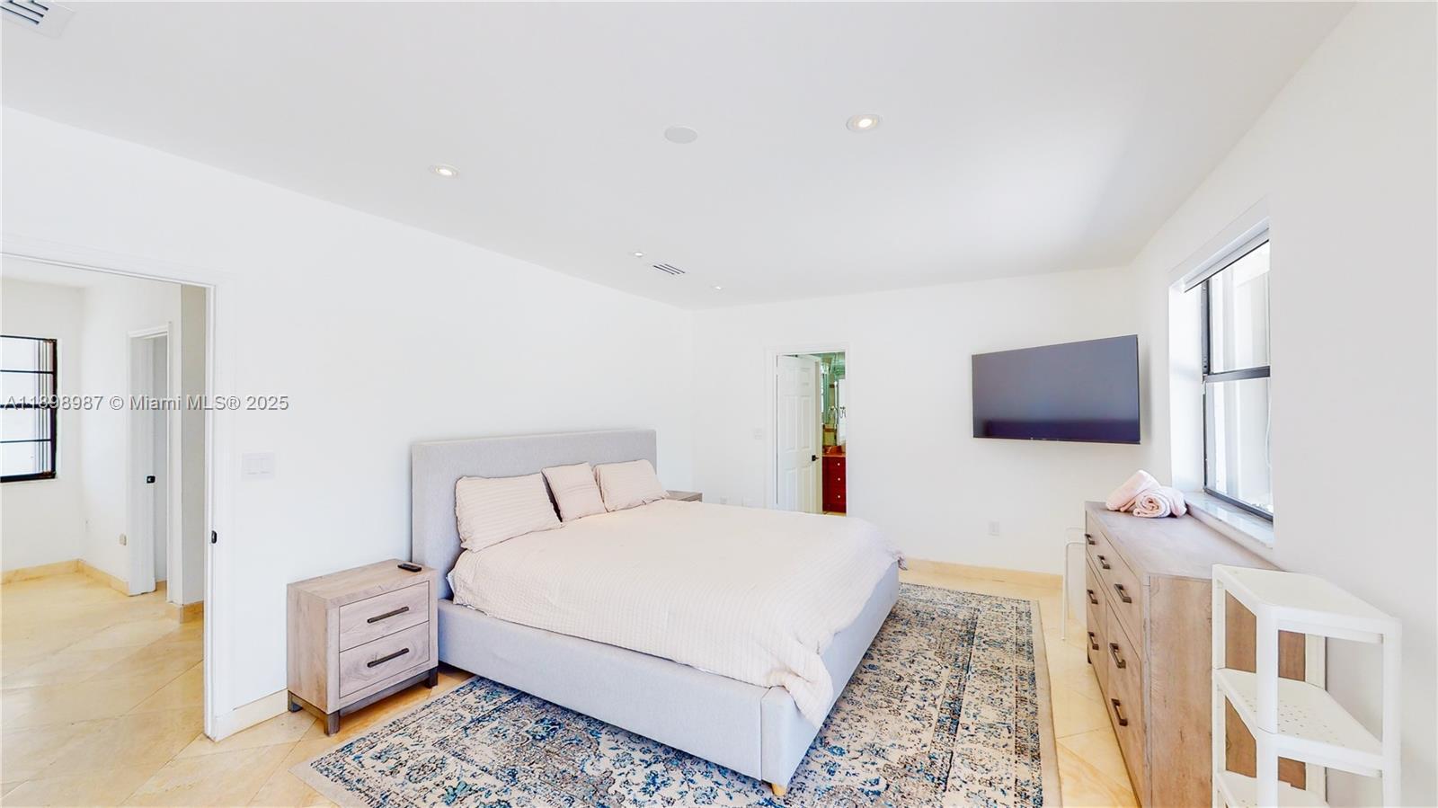 Building Photo - 19140 N Bay Rd