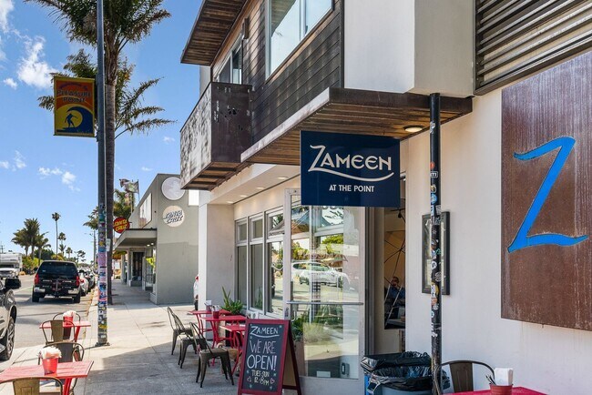 Building Photo - Bright & Beautiful 2BR Apartment Near Plea...