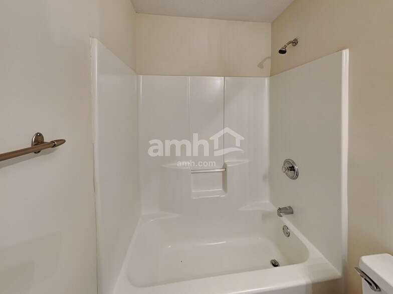 Building Photo - 4098 Amberly Ct