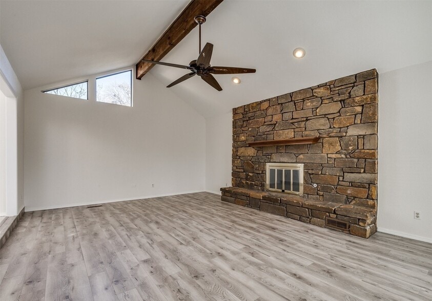 Building Photo - 2605 W Washington Cir