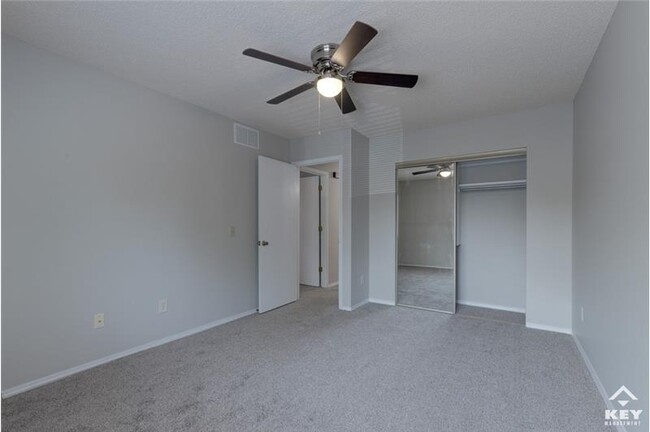 Building Photo - 1315 N Sheridan St