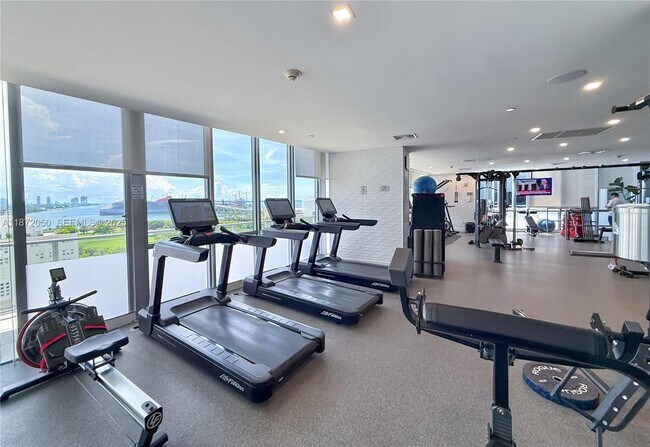 Building Photo - 1100 Biscayne Blvd