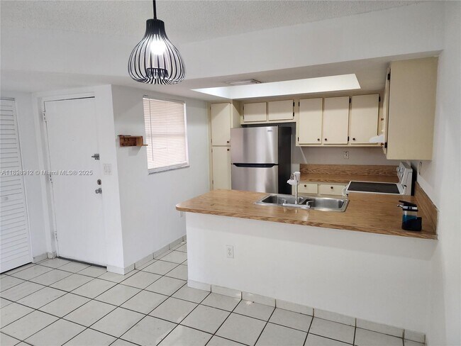 Building Photo - 10879 NW 7th St