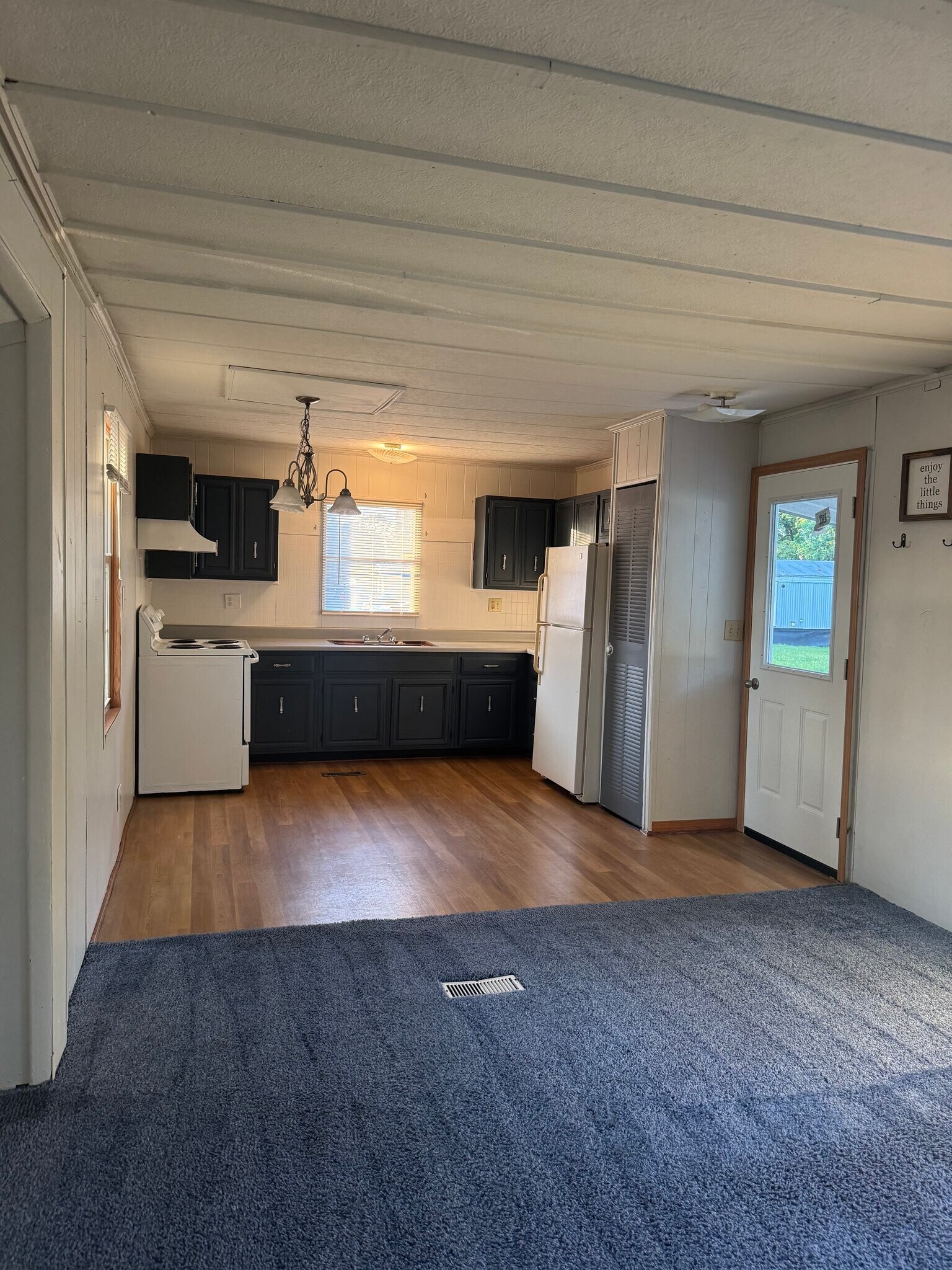 Building Photo - 101 Breezewood Park Rd