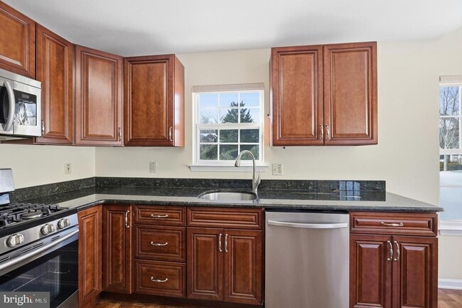 Building Photo - 56 Camellia Ct