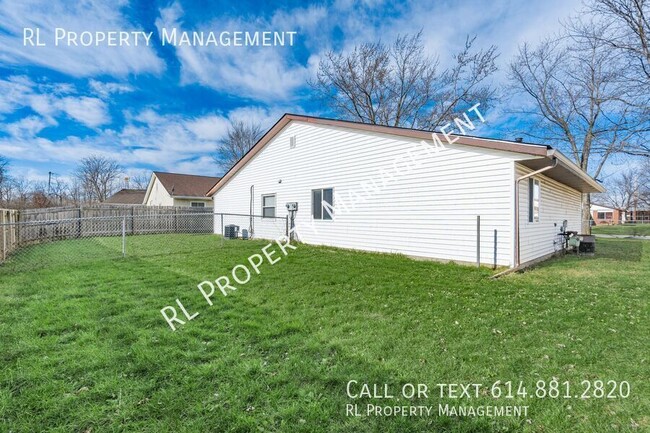 Building Photo - 2 Bedroom 1 full bath duplex in Grove City