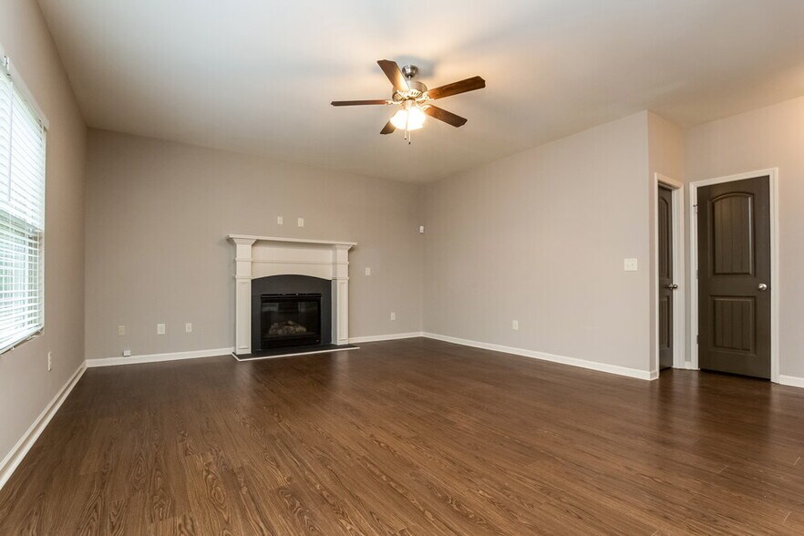 Building Photo - 261 Chandler Bluff Ct SE