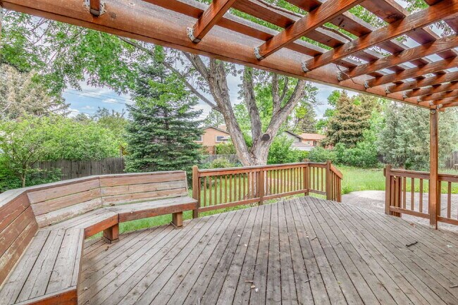 Building Photo - 6724 Knight Dr