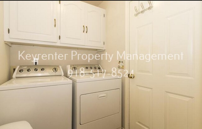 Building Photo - 3 Bed | 2.5 Bath in Jenks!