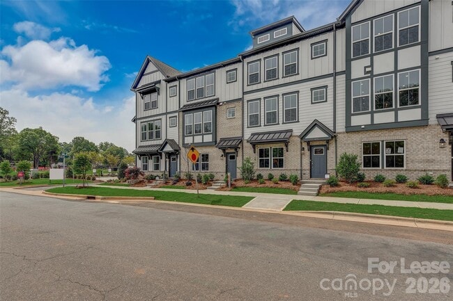 Building Photo - 411 Jetton St