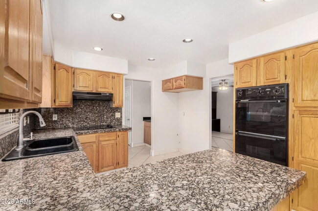 Building Photo - 8812 W Pinnacle Peak Rd