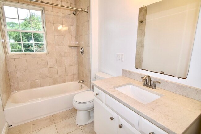 Building Photo - 98 Dean St