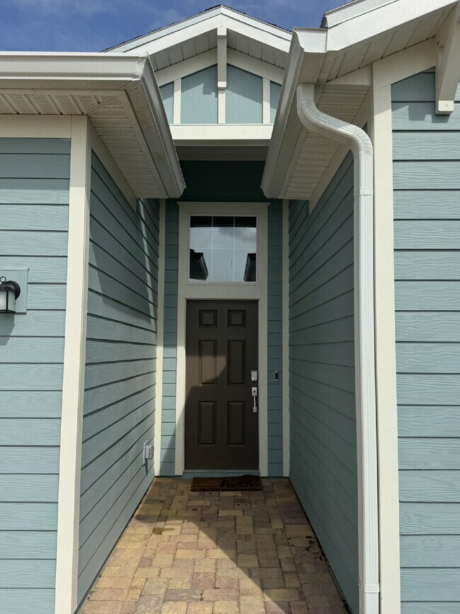 Building Photo - "Spacious 4-Bed Oasis with Granite Finishes & Guest Suite in Jacksonville!"