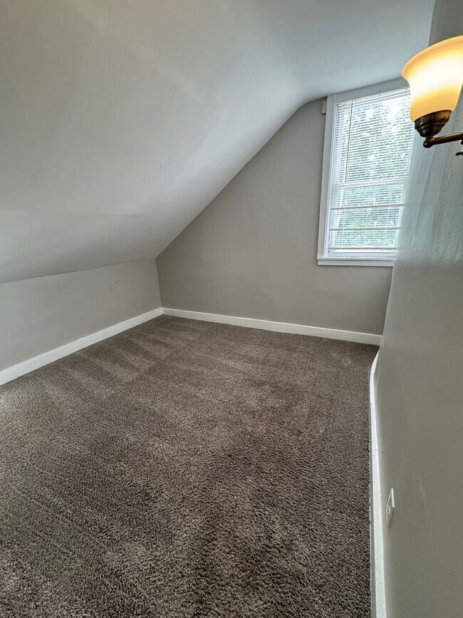 Building Photo - Spacious Four Bedroom House Close to Downtown Lafayette!