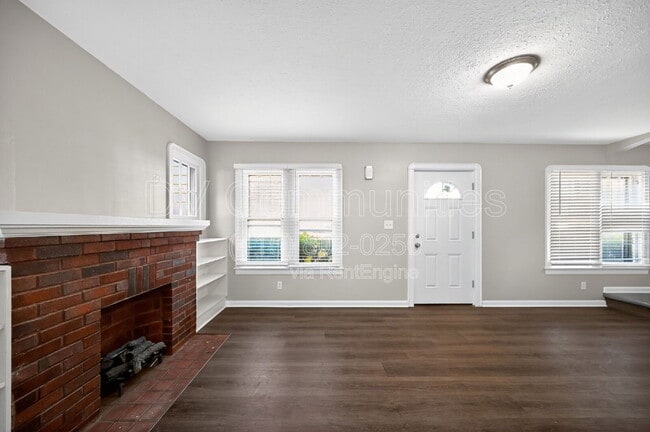 Building Photo - 126 Erie St