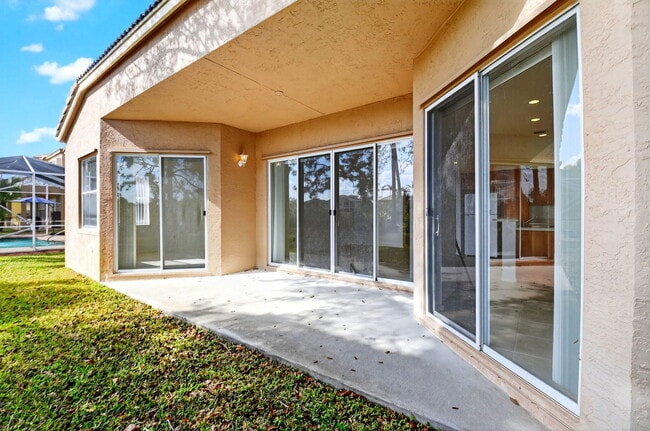 Building Photo - 2431 Westmont Dr