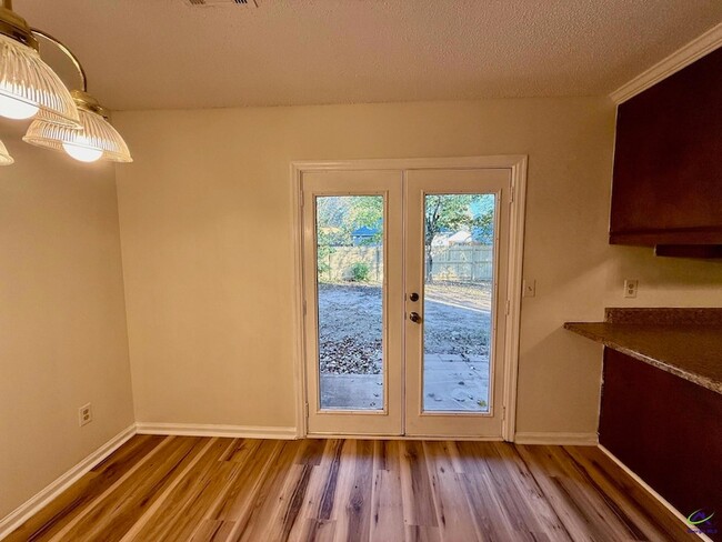 Building Photo - 126 Kensington Cir