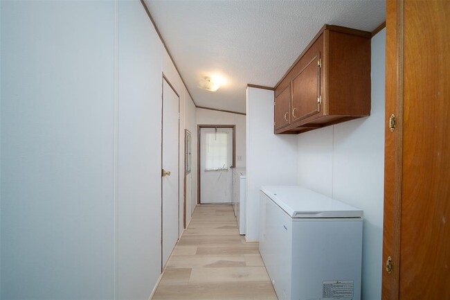 Building Photo - 194 Sonnys Ln