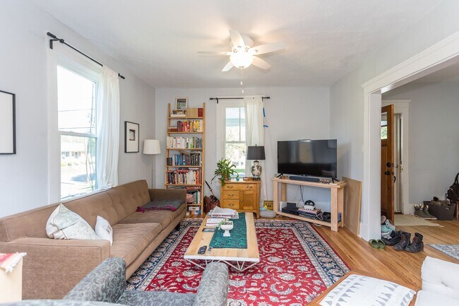 Building Photo - Single Family Home for Rent