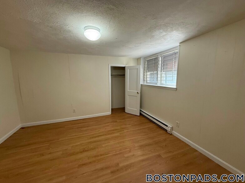 Building Photo - 119 Sutherland Rd