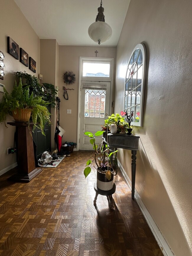 foyer - 560 S 3rd St