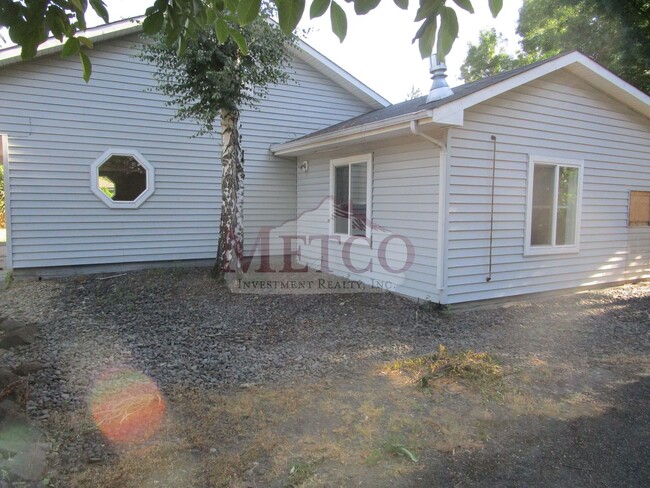 Building Photo - Nice Springfield home on dead end road