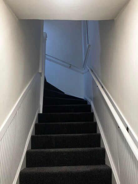 Building Photo - 6634 S Minerva Ave