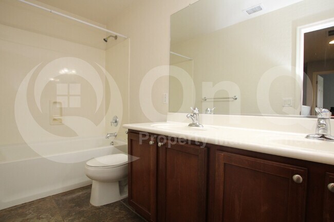 Building Photo - 359 E Brook St