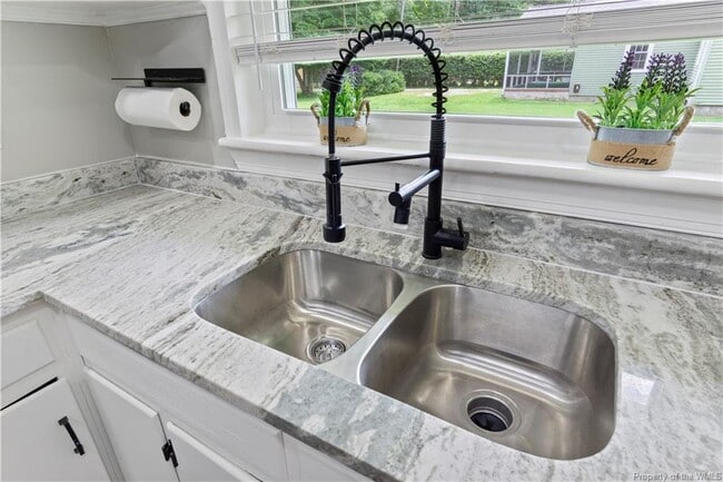 Building Photo - 20 Atkins Ln