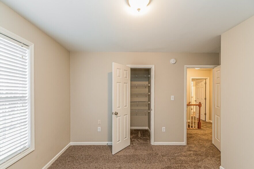 Building Photo - 1433 East Stone Arch Drive