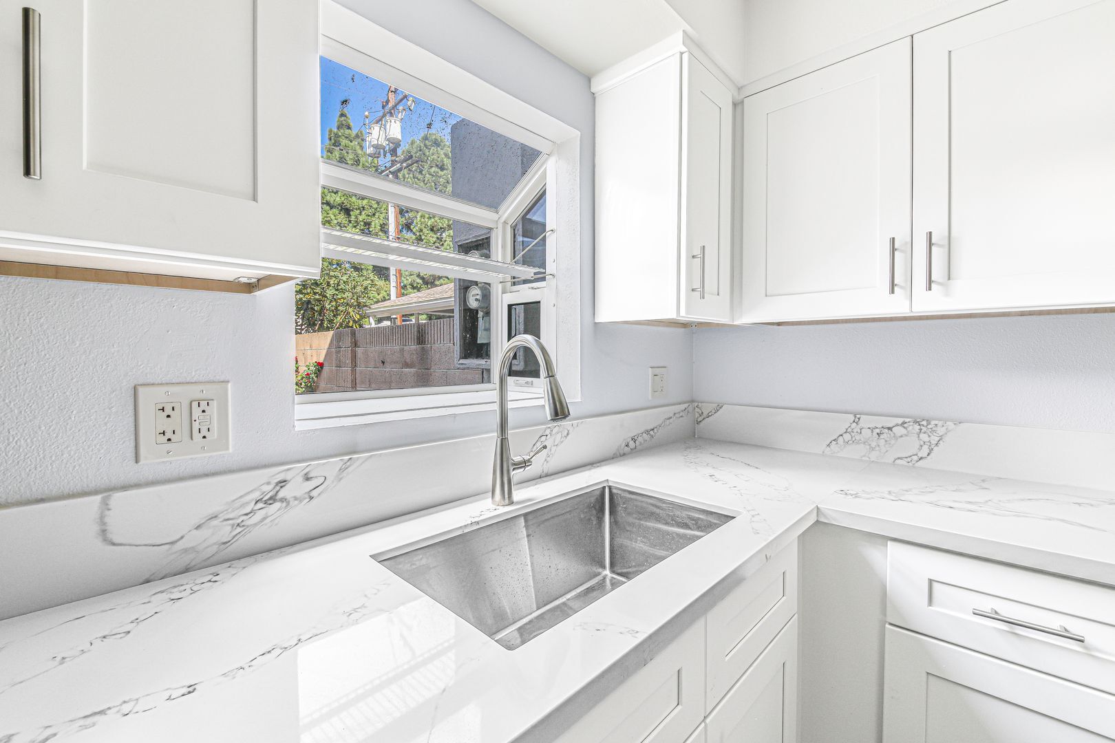 Building Photo - 1600 Mabury St