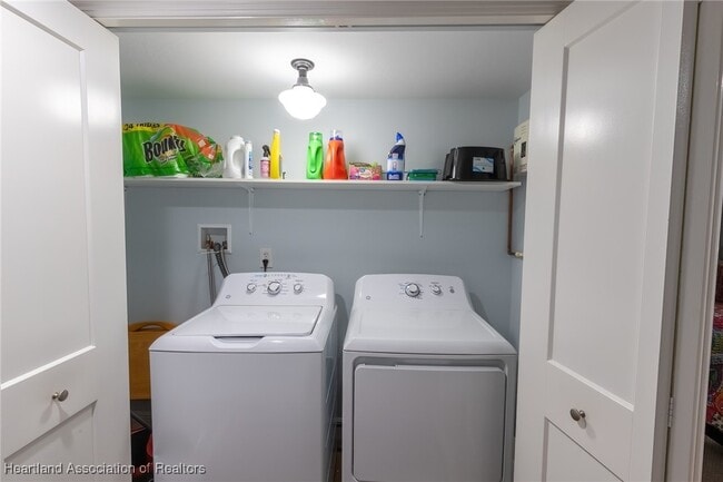 Building Photo - 102 Squirrel Point