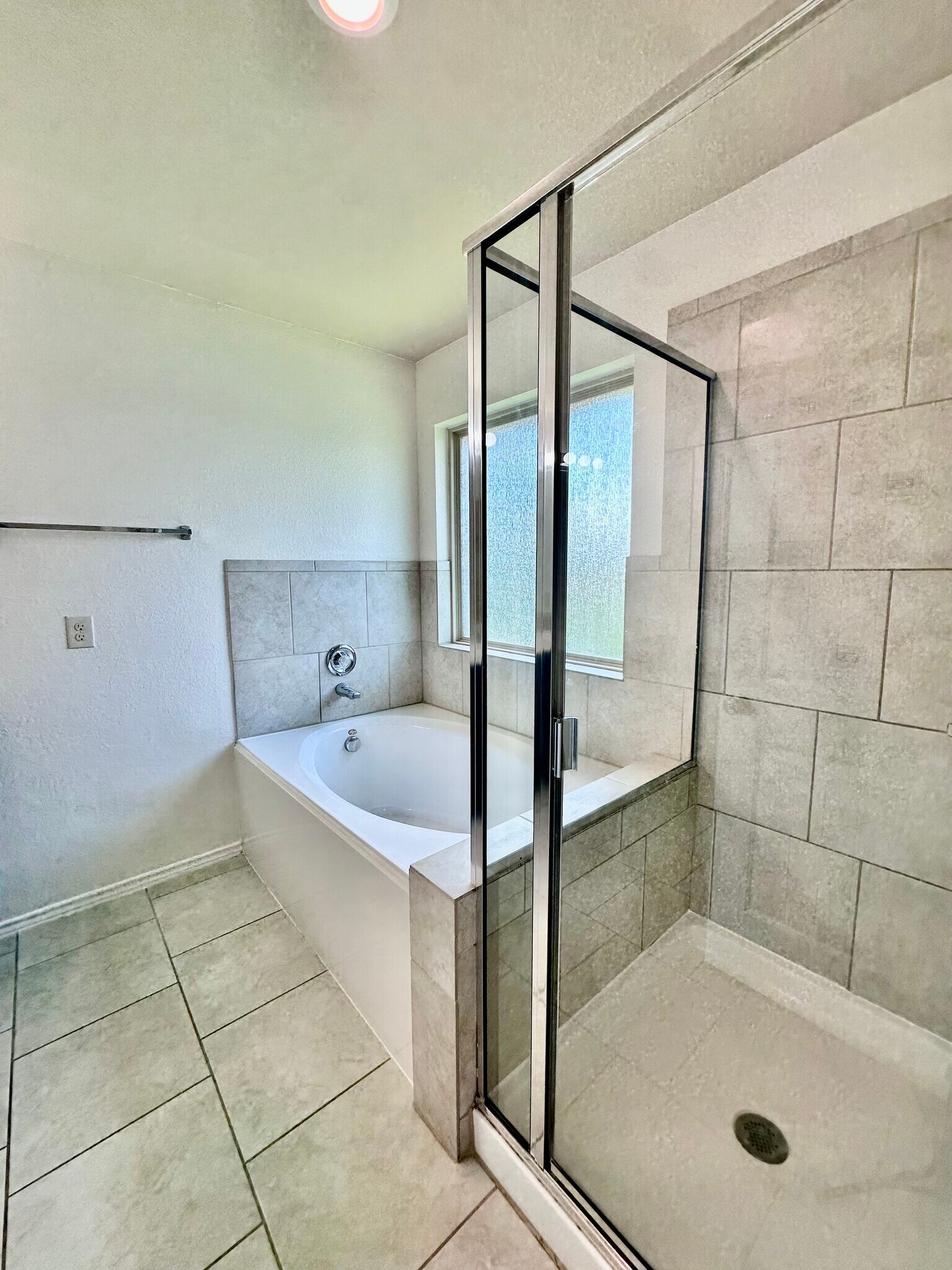 Building Photo - 6430 Stoney Creek Dr