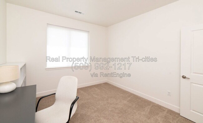 Building Photo - 8004 Massey Dr