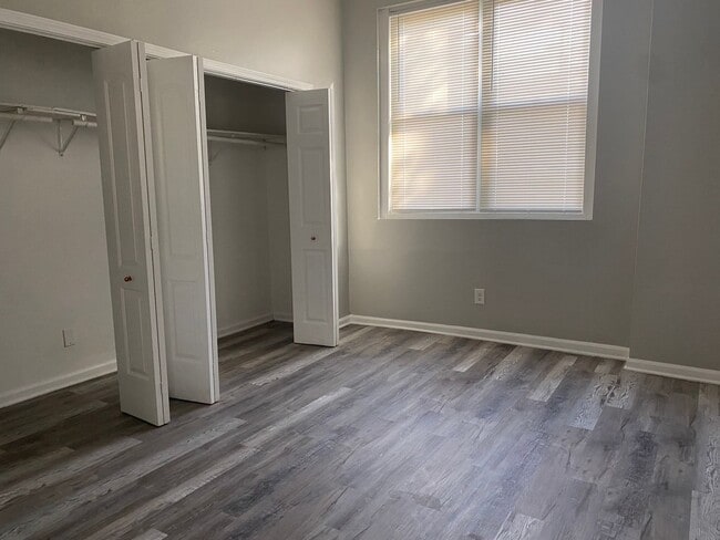 Building Photo - 7614 S Maryland Ave