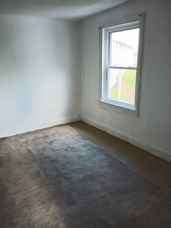 Building Photo - 2106 S 5th Ave