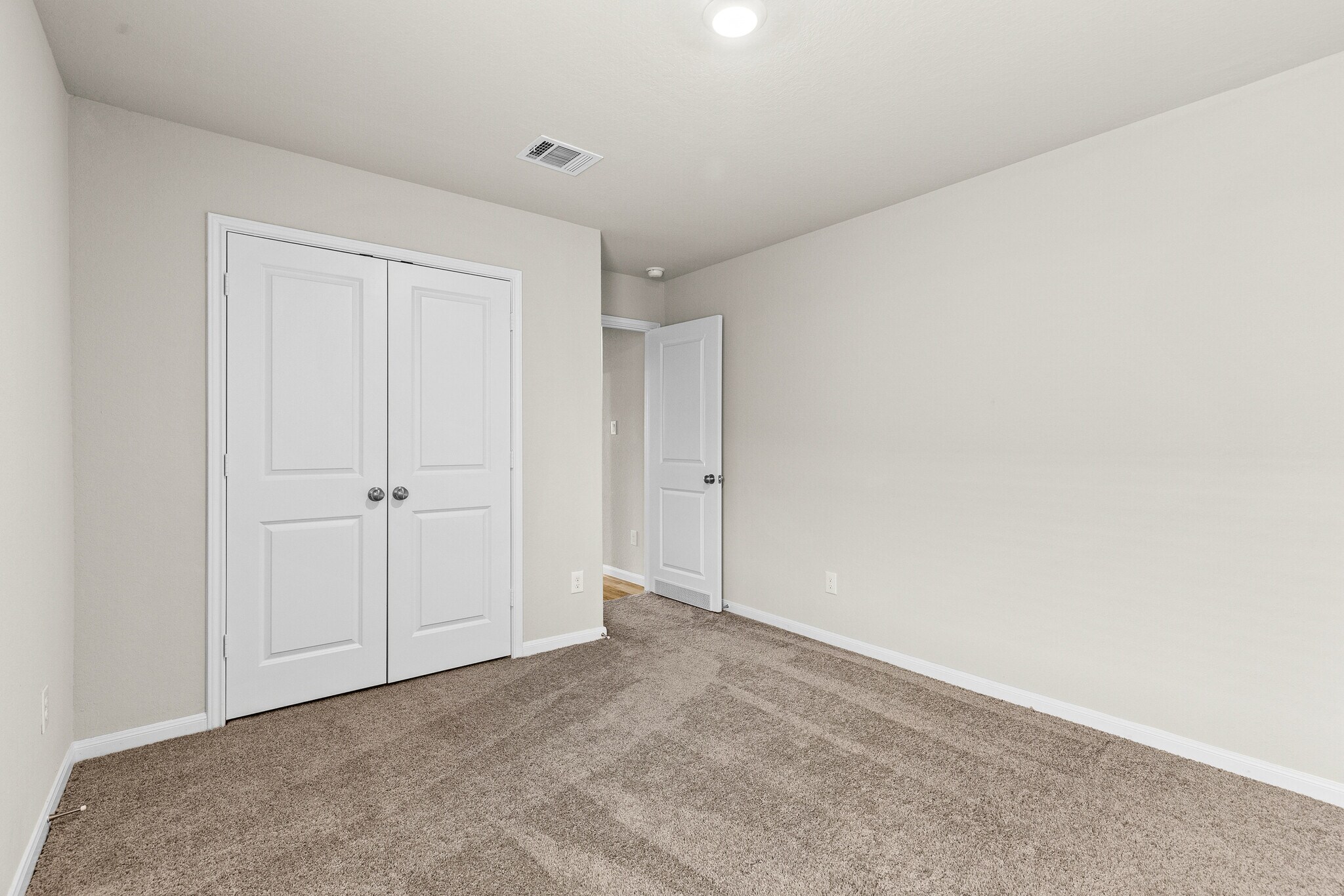 Building Photo - 15011 Maskette Ave