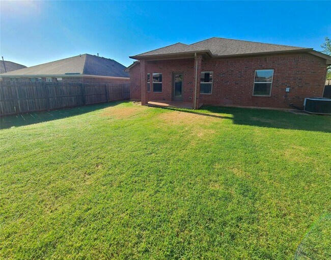 Building Photo - 2609 NW 184th St