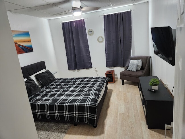 Building Photo - 2154 N Fairhill St